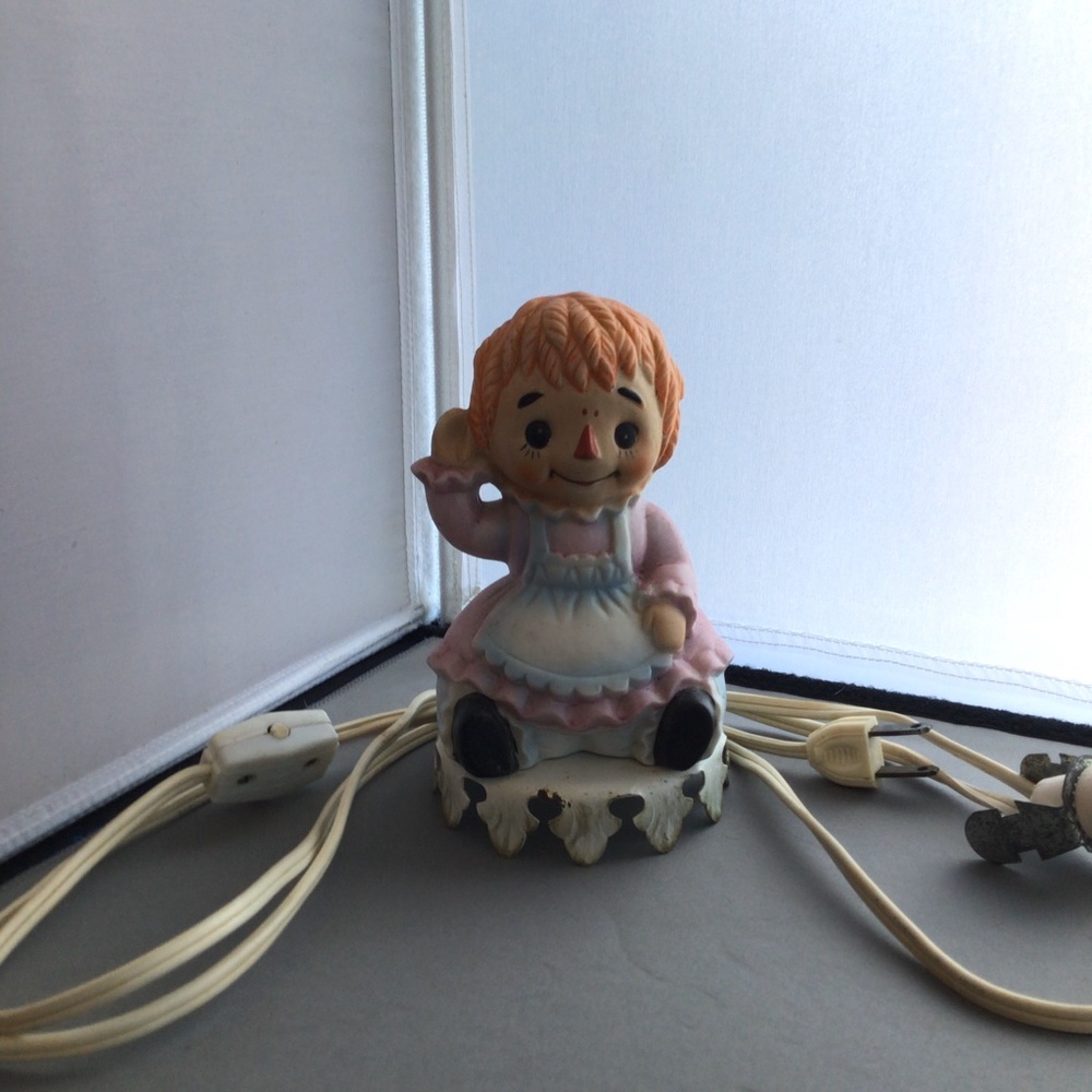 Vintage Raggedy Ann Ceramic Figurine